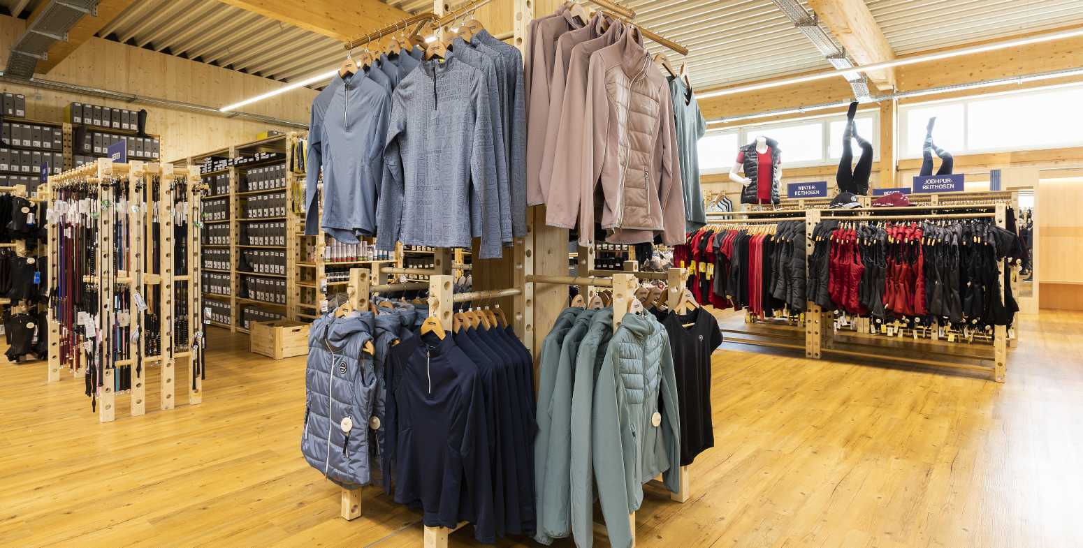 Sitzlounge im Krmer Pferdesport MEGA STORE