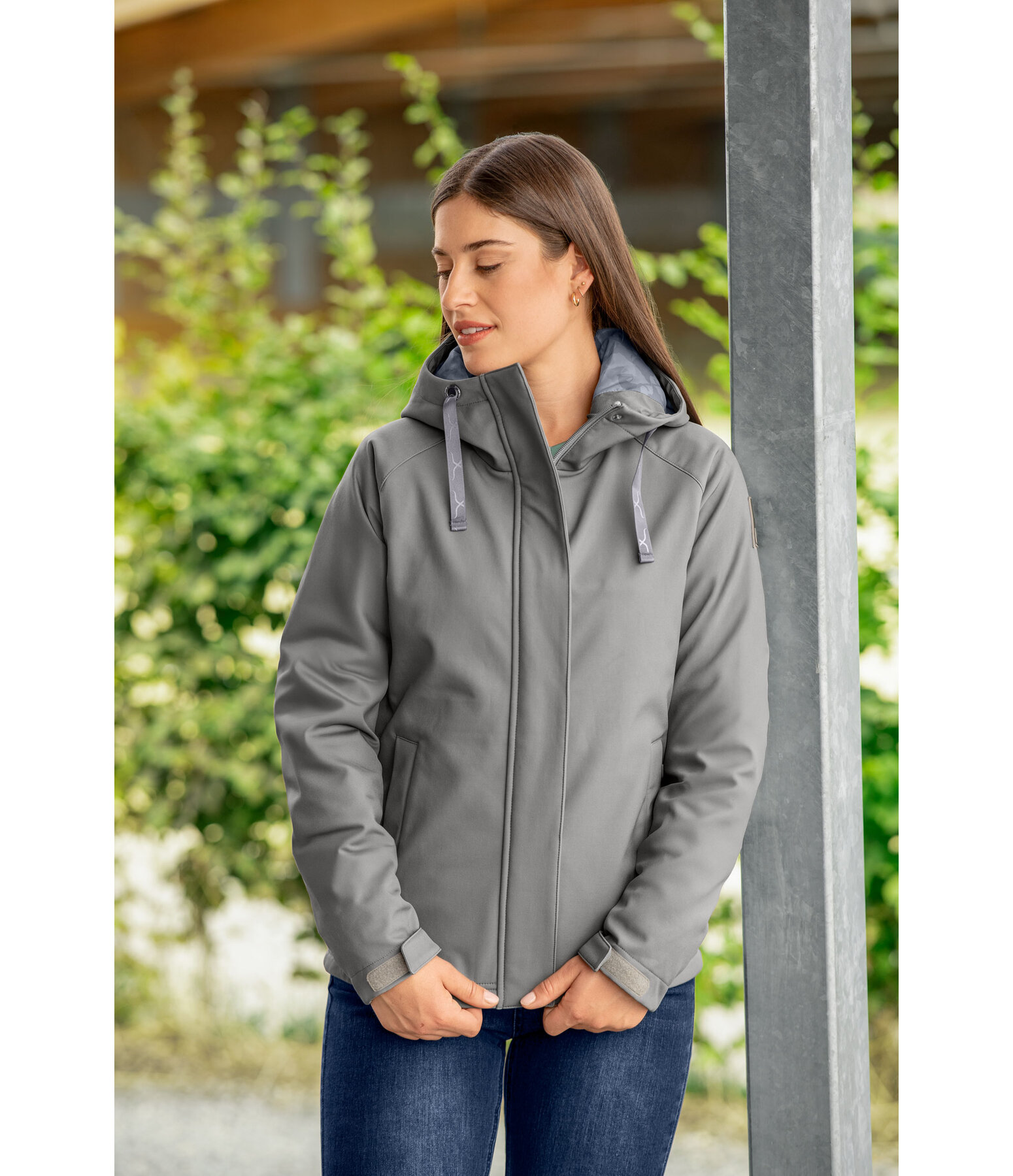 Giacca softshell con cappuccio Sutton