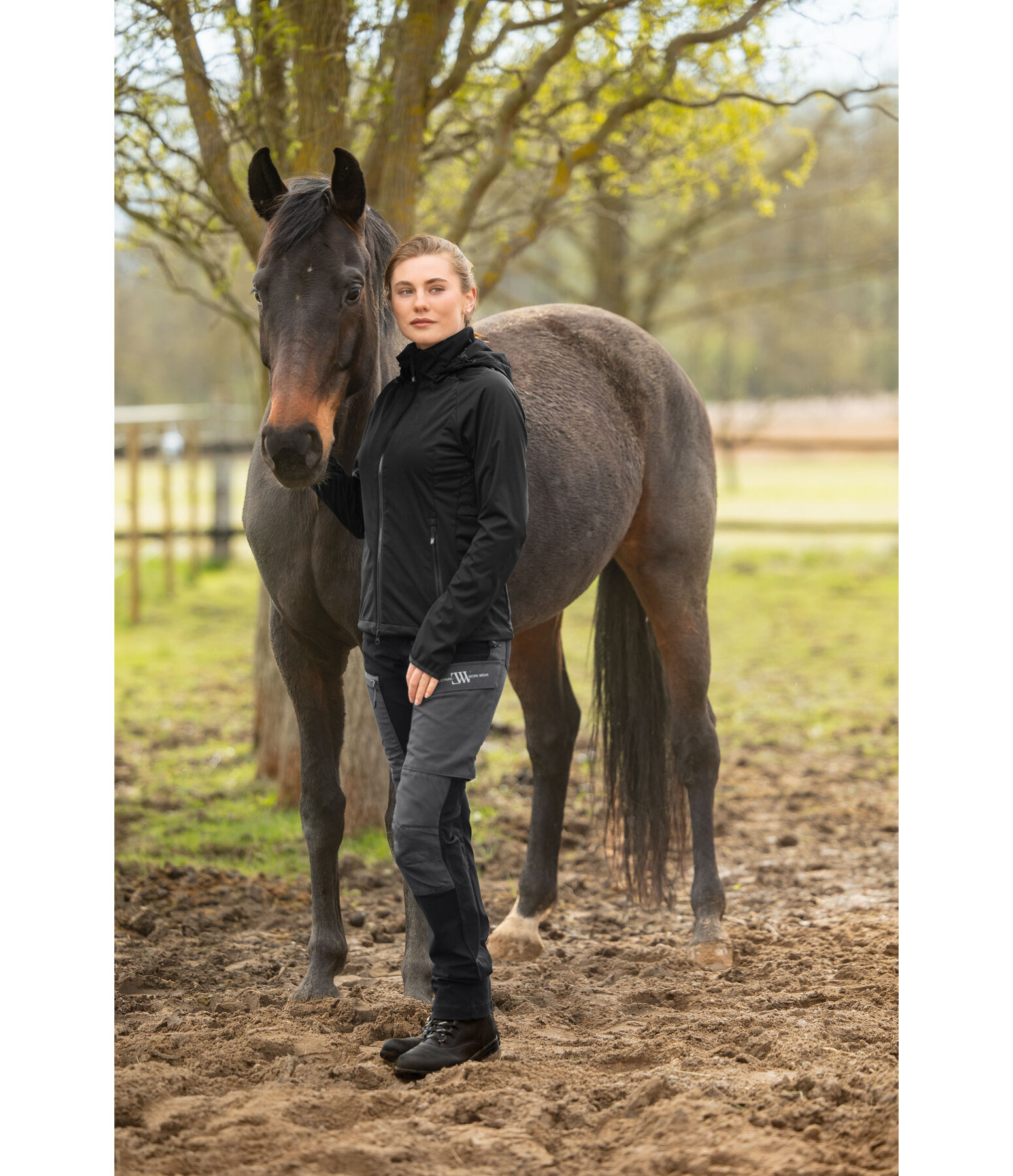 Giacca softshell traspirante con cappuccio rimovibile