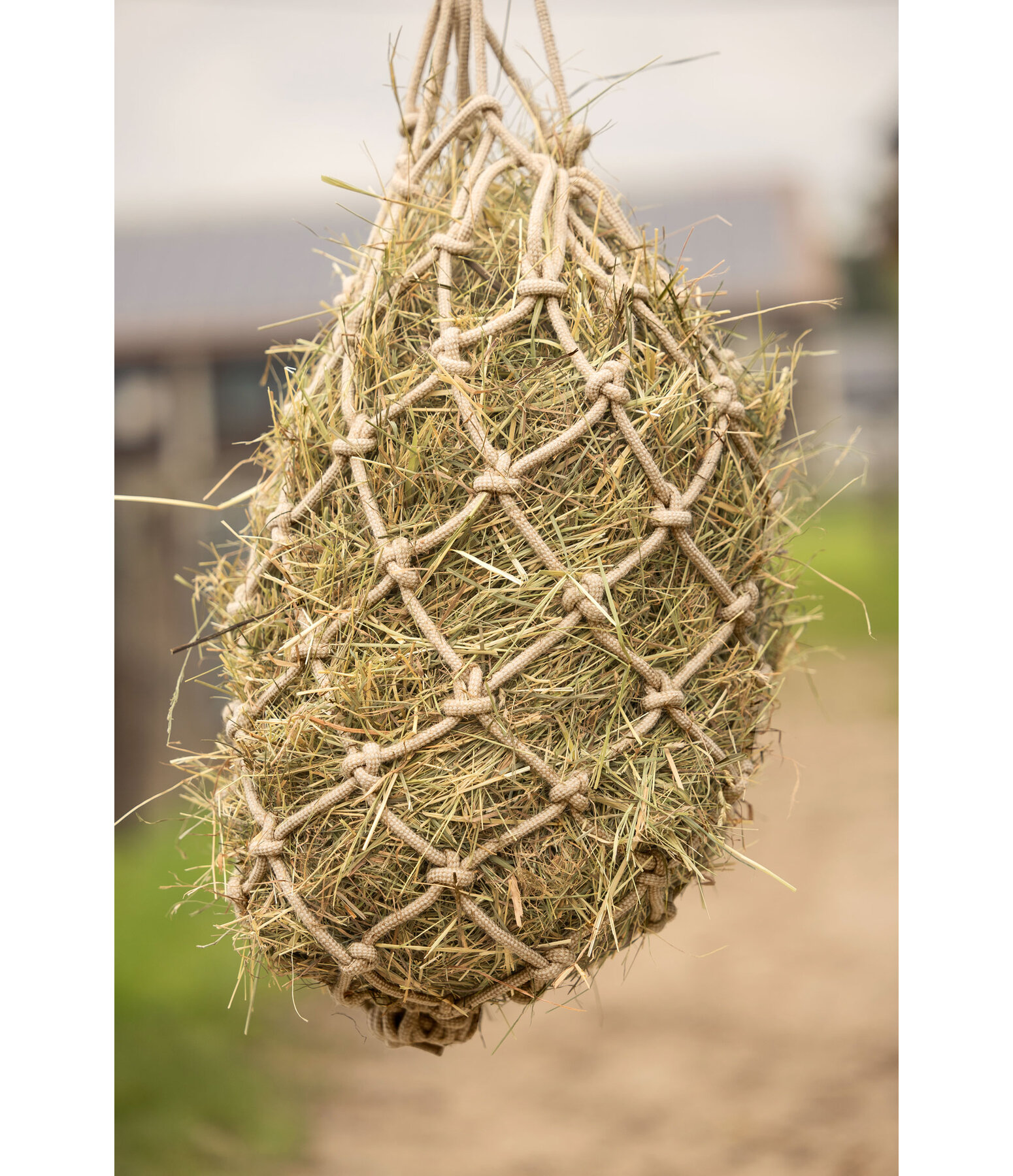 Rete per fieno in juta, larghezza maglia 10 x 10 cm, capacit� 6 kg