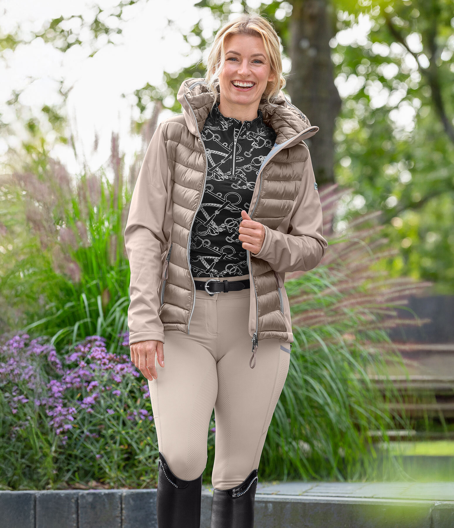 Outfit da donna Cora in taupe