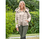 Outfit da donna Cecile in champagne