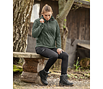 Outfit da donna con maglione in pile