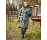 Outfit da donna con cappotto funzionale