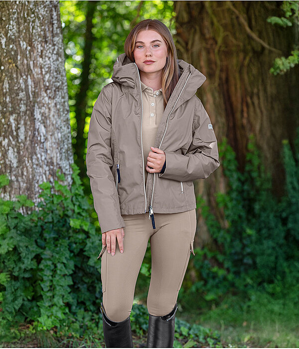 Outfit da donna Hanne in noce