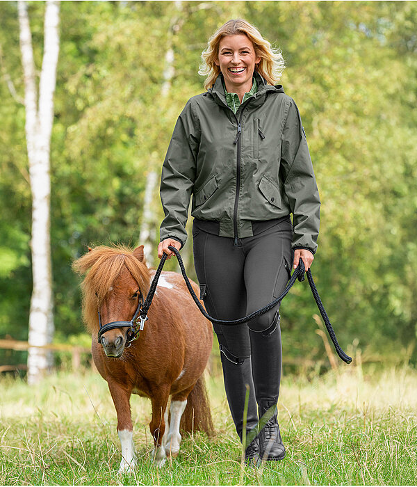 Outfit da donna Ines in forest