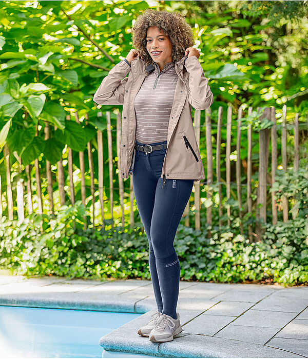 Outfit da donna Klara in beige