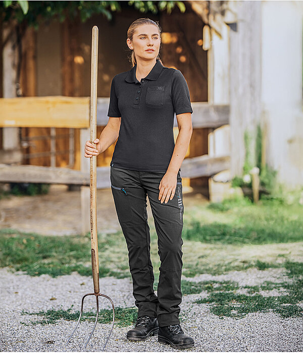 Outfit da donna con polo in cotone in nero