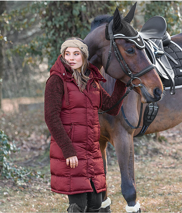 Outfit da donna Clara in bordeaux
