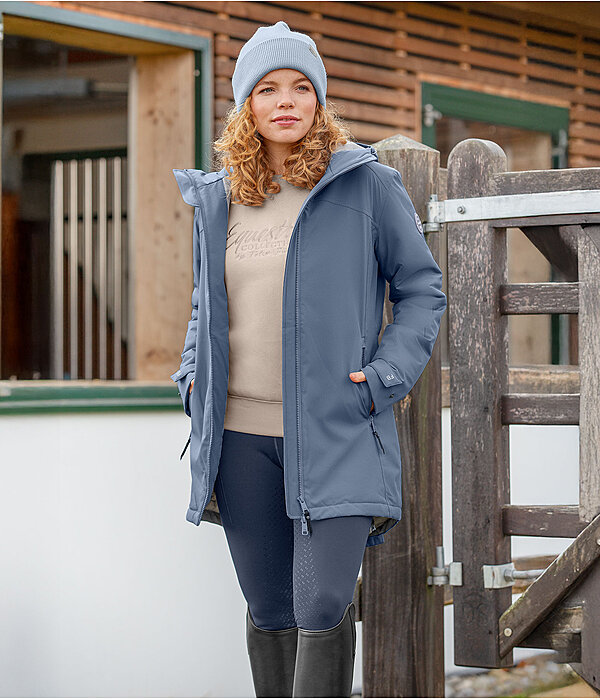 Outfit da donna Eliza II in navy