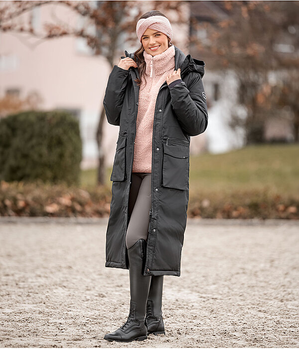Outfit da donna Claudi in nero