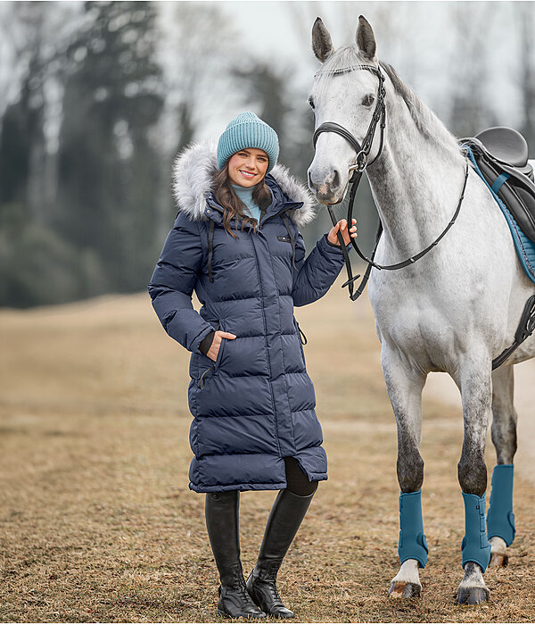 Outfit da donna Eleonor in navy